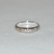 Load image into Gallery viewer, Floating Diamond Ring