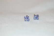 Load image into Gallery viewer, Tanzanite Clover Stud Earrings