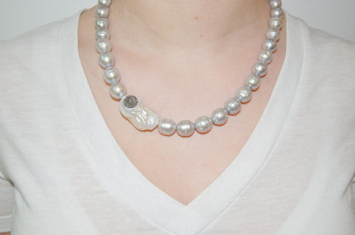 Diamond Eyes Pearl Necklace