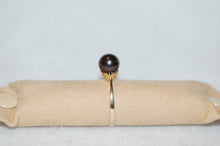 Load image into Gallery viewer, Black Pearl Solitaire Gold Ring