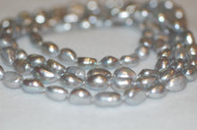 Load image into Gallery viewer, Never ending Gray Baroque Pearl Necklace