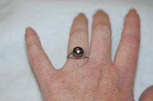 Load image into Gallery viewer, Tahitian and Diamond Fan Platinum Ring