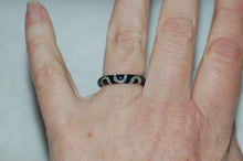Load image into Gallery viewer, Hidalgo Enamel and Diamond Swirl Gold Band Ring