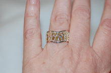 Load image into Gallery viewer, Stained Glas Diamond V Band Ring