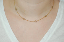 Load image into Gallery viewer, Diamond Slice Flower Necklace