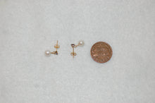 Load image into Gallery viewer, Dainty Pearl and Iolite Hanging Earrings