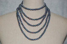 Load image into Gallery viewer, Never ending Peacock Pearl Necklace