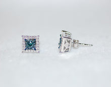 Load image into Gallery viewer, Filigree Blue and White Diamond Stud Earrings