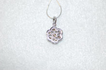 Load image into Gallery viewer, Rose Cut Diamond Flower Lattice Silver Necklace