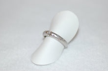 Load image into Gallery viewer, Floating Diamond Ring