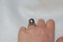Load image into Gallery viewer, Tahitian Pearl and Diamond Baguette Platinum Ring
