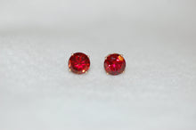 Load image into Gallery viewer, Garnet Solitaire Gold Stud Earrings