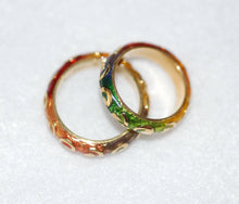 Load image into Gallery viewer, Hidalgo Rainbow Swirl Enamel Band in 18K Yellow Gold