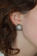 Load image into Gallery viewer, Globe Textured Diamond Earrings