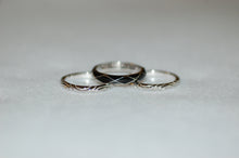 Load image into Gallery viewer, Hidalgo Black Enamel Harlequin Band Ring