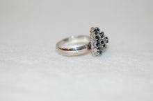 Load image into Gallery viewer, Sapphire Silver Cluster Ring