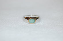 Load image into Gallery viewer, Emerald Cabochon Ring