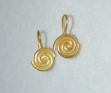 Load image into Gallery viewer, Gold Swirl Hanging Earrings