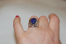 Load image into Gallery viewer, Tear Drop Cabochon Tanzanite Ring
