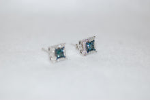 Load image into Gallery viewer, Filigree Blue and White Diamond Stud Earrings