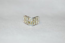 Load image into Gallery viewer, Stained Glas Diamond V Band Ring