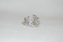 Load image into Gallery viewer, Daisy and Butterfly Diamond Stained Glass Ring