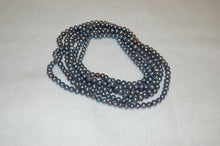 Load image into Gallery viewer, Never ending Peacock Pearl Necklace