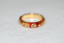 Load image into Gallery viewer, Hidalgo Rainbow Swirl Enamel Band in 18K Yellow Gold