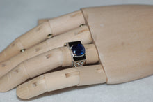 Load image into Gallery viewer, Sapphire Lattice Ring