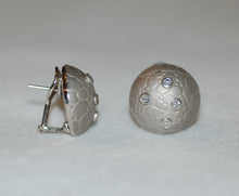Load image into Gallery viewer, Globe Textured Diamond Earrings