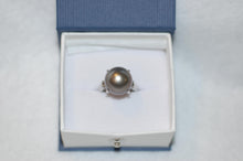 Load image into Gallery viewer, Tahitian Pearl and Diamond Baguette Platinum Ring