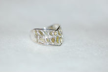 Load image into Gallery viewer, Stained Glas Diamond V Band Ring