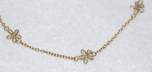 Load image into Gallery viewer, Diamond Slice Flower Necklace