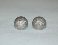 Load image into Gallery viewer, Globe Diamond Earrings