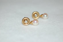 Load image into Gallery viewer, Pearl and Diamond Disc Drop Earrings