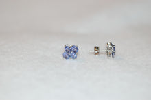 Load image into Gallery viewer, Tanzanite Clover Stud Earrings