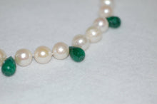 Load image into Gallery viewer, Pearl and Emerald Drop Necklace